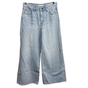 Levi's Loose Wide Leg Jeans Size 26 Light Wash Blue